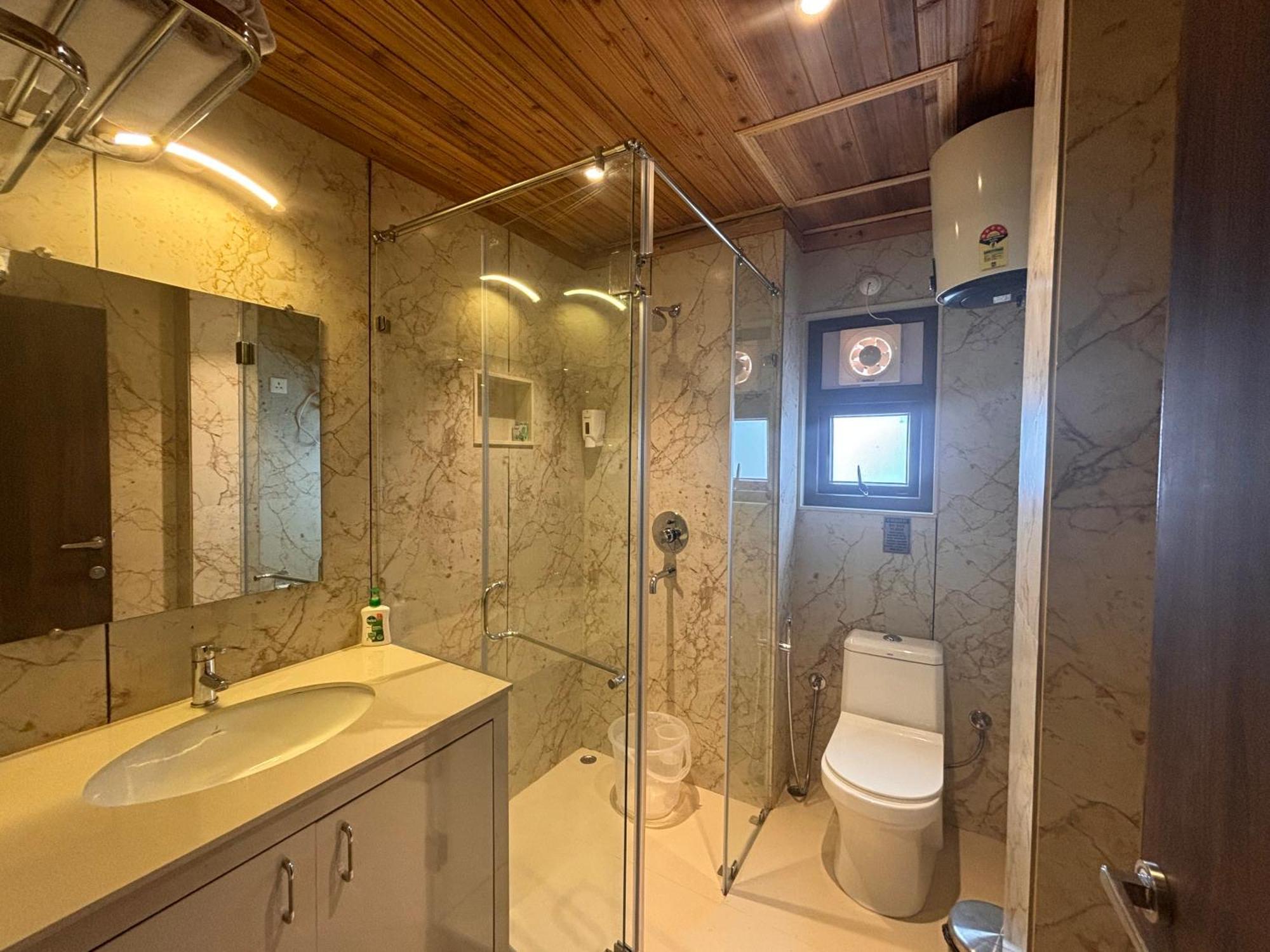 Blue Orchid Premium Hotel Калимпонг Екстериор снимка