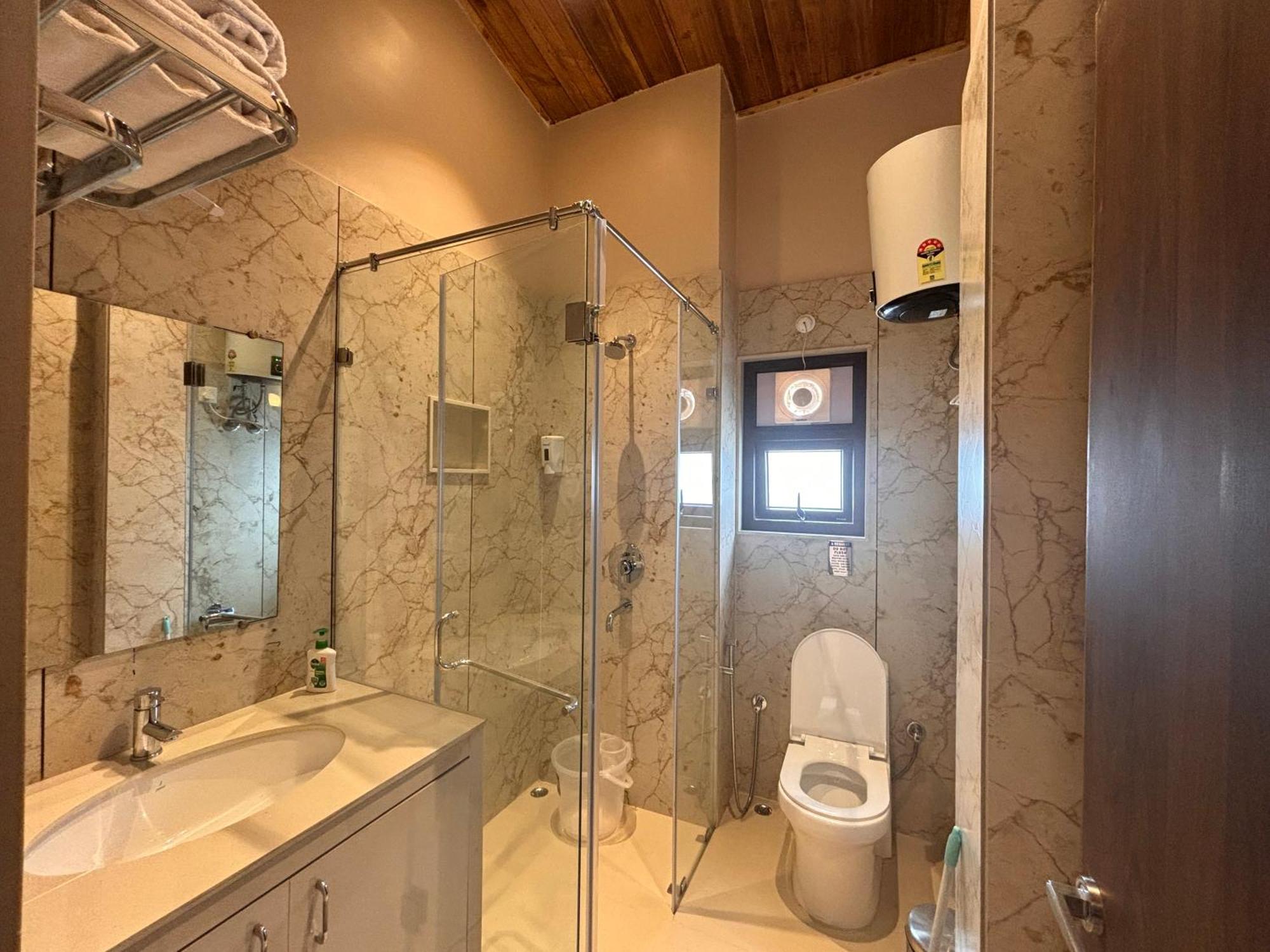 Blue Orchid Premium Hotel Калимпонг Екстериор снимка