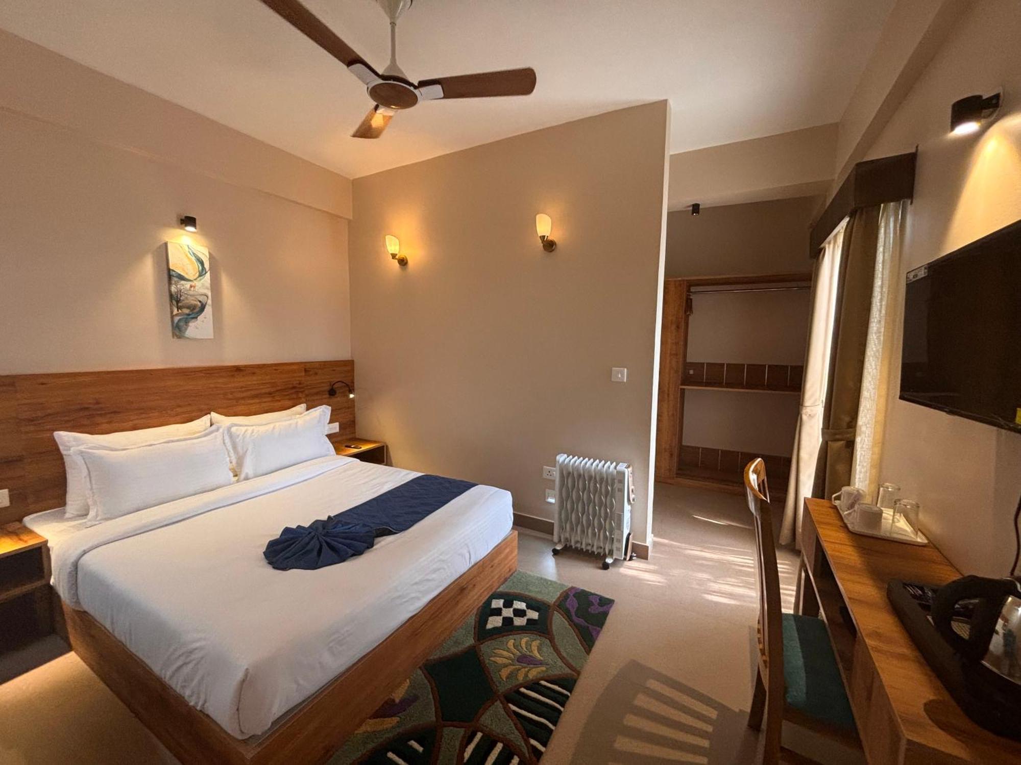 Blue Orchid Premium Hotel Калимпонг Екстериор снимка