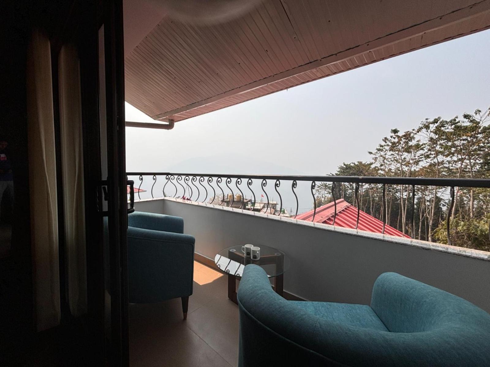 Blue Orchid Premium Hotel Калимпонг Екстериор снимка