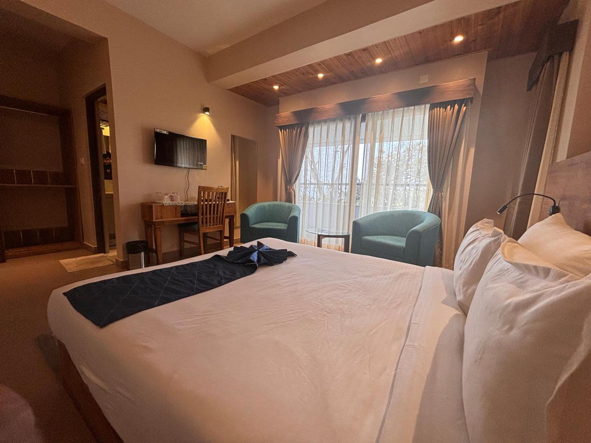 Blue Orchid Premium Hotel Калимпонг Екстериор снимка
