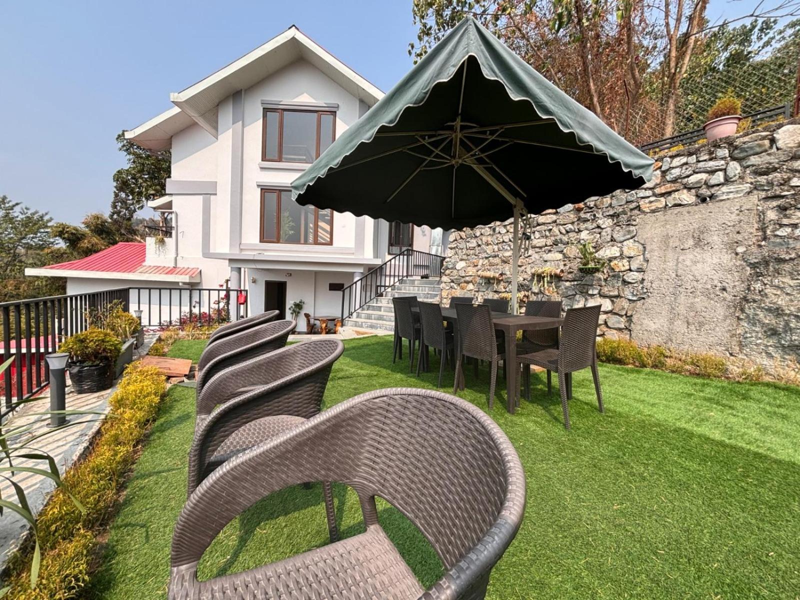 Blue Orchid Premium Hotel Калимпонг Екстериор снимка