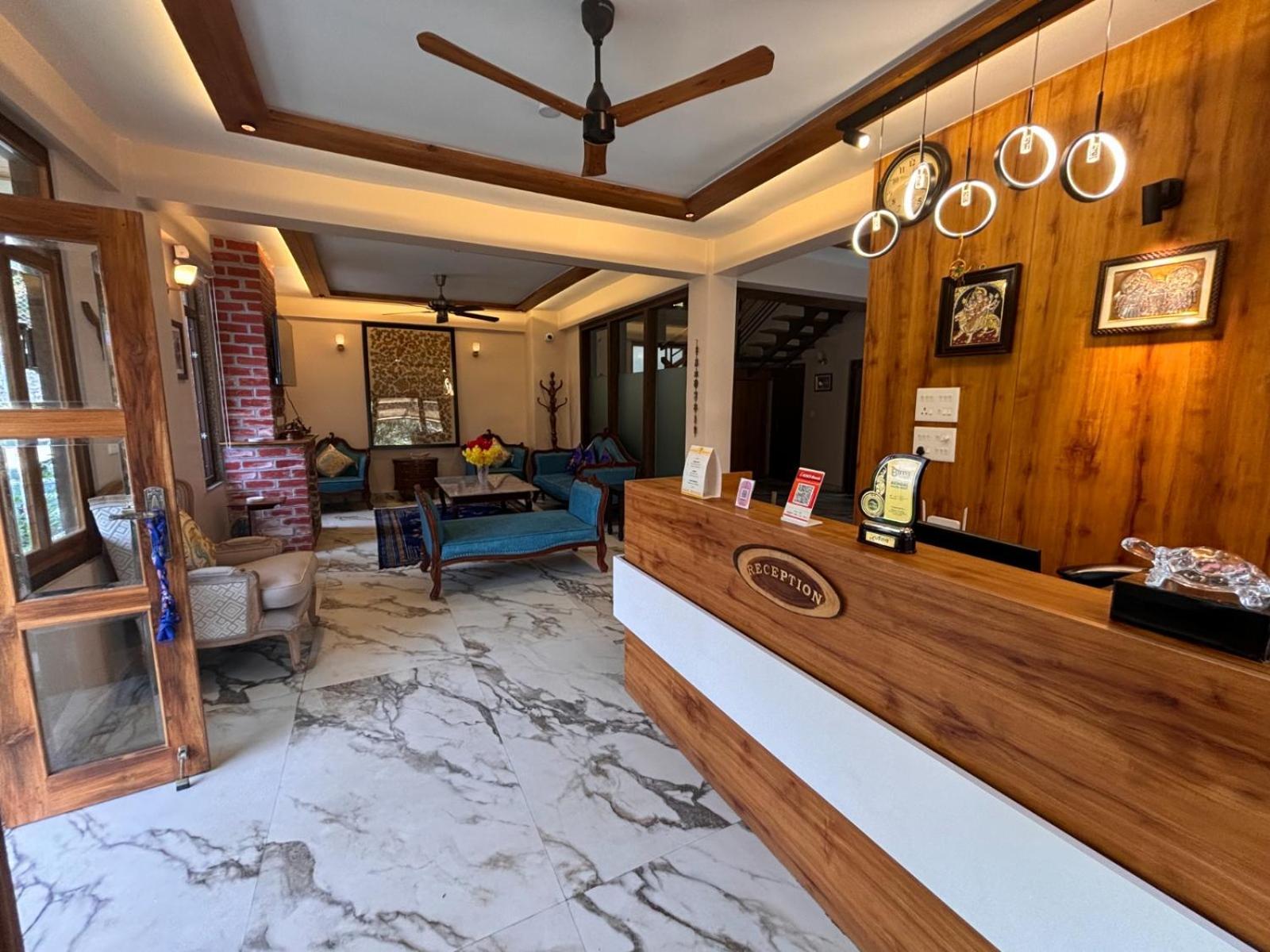 Blue Orchid Premium Hotel Калимпонг Екстериор снимка